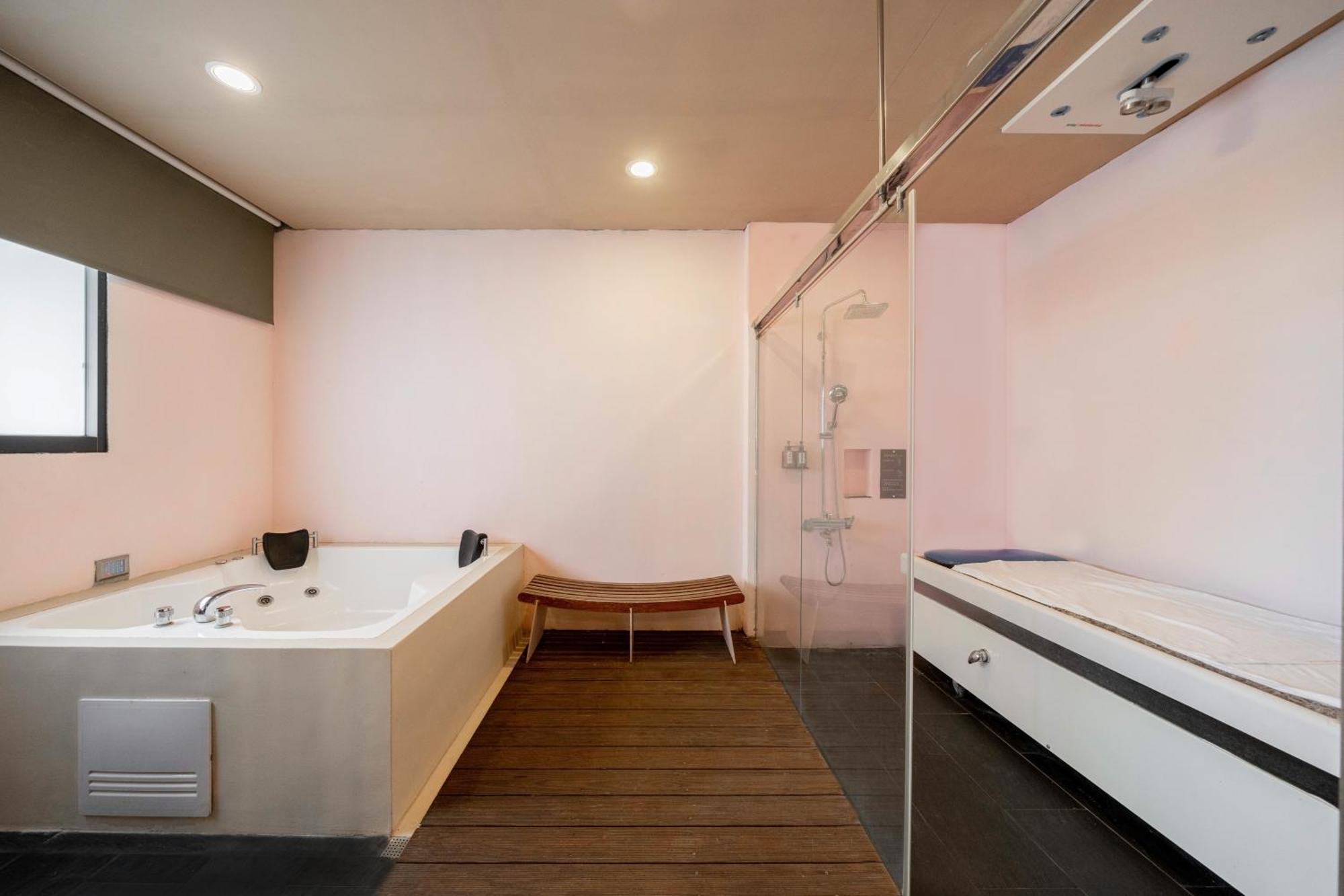 Tian Xia Ju Motel Yilan Bilik gambar