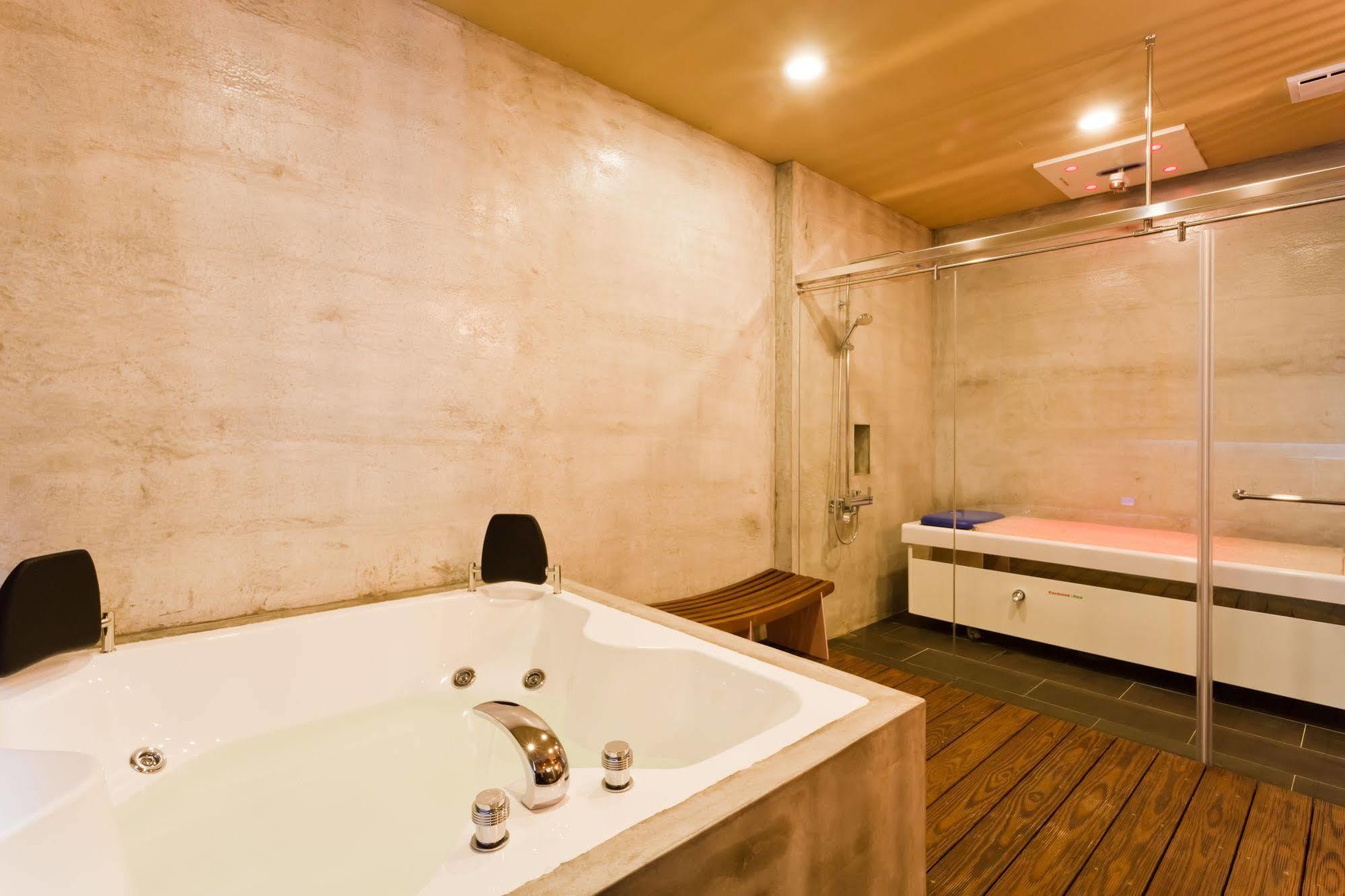 Tian Xia Ju Motel Yilan Luaran gambar